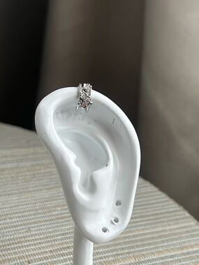 ⭐️- adjustable silver floral ear cuffs (2pcs)